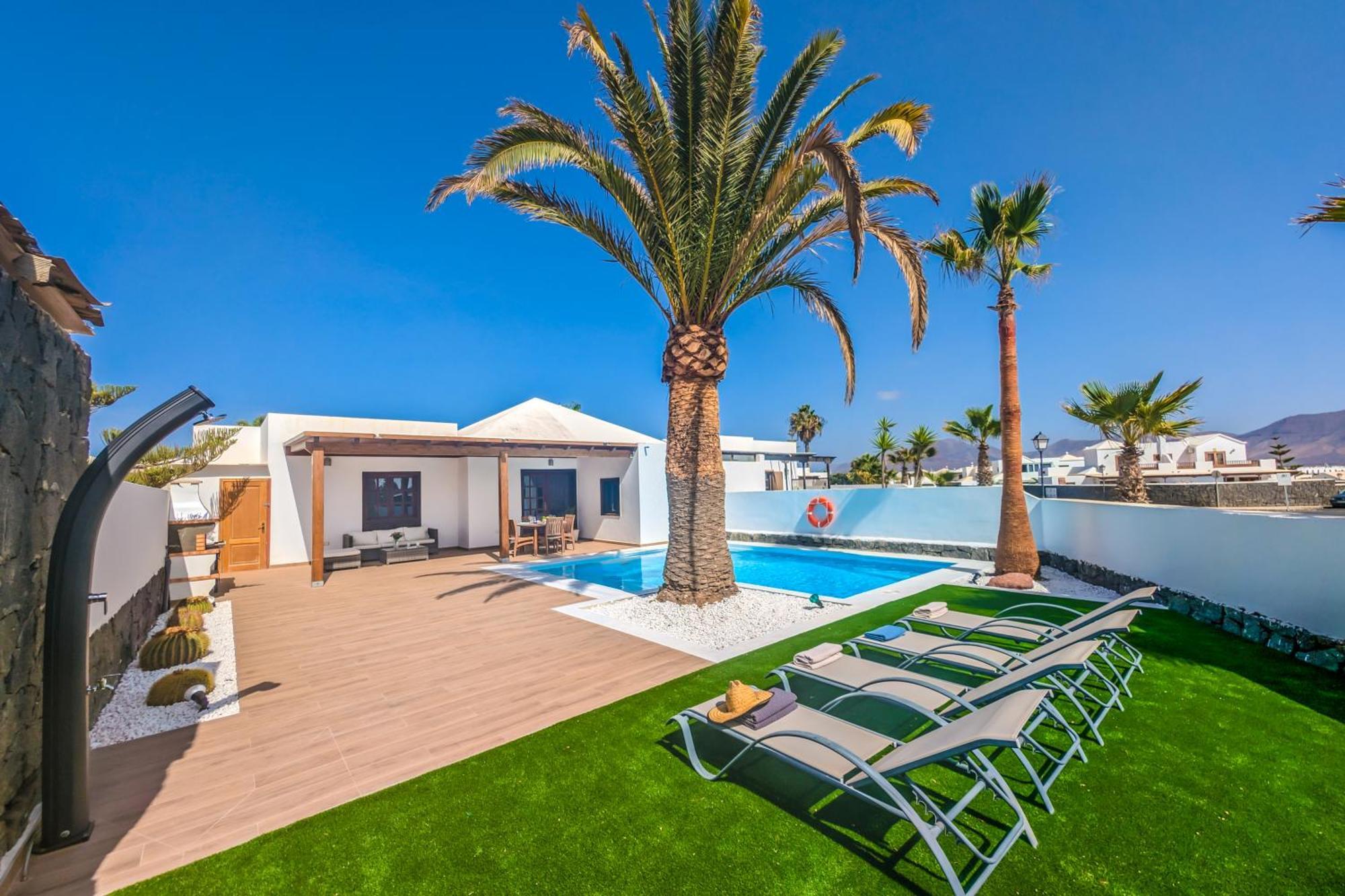 Axular With Heated Private Pool Holiday home *